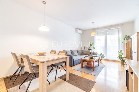 Špansko, a one-bedroom closed apartment of 53 m2 on the second floor of a newly built residential building with an elevator. It consists of an entrance hall with a built-in wardrobe, a kitchen, a dining room, a living room with an exit to the loggia ...