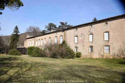 A former bishopric of the 17th century enlarged in the 18th century with orangery and the remains of the episcopal palace (classified as a historical monument) converted into a hotel restaurant to date. This historic house of 3177m2 useful about incl...
