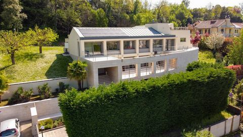Modern Charm with a View of Lake Garda: Villa Oliveto in Marciaga di Costermano. Welcome to your oasis of modern elegance in the hills of the picturesque Lake Garda. We enthusiastically present this wonderful villa under construction, located in the ...
