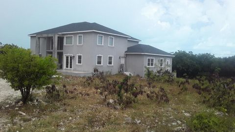 This Ocean view & Leeside Canal view Two Storey house with 3,969 sq.ft., sits at the southern end of Technology Drive, which consists of Living Room, kitchen, dining room, family room, games room, den/study, utility room, 3 bedrooms, 2 bathrooms, Mas...