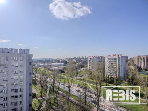 You can buy a studio apartment in the Kalinowy Housing Estate in Bieńczyce. LOCATION Area: Bieńczyce Area: Kalinowe Housing Estate Stop: Os. Viburnum Nearby: public car park, Planty Bieńczyckie, public transport, numerous service and catering outlets...