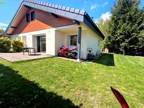 New season, new opportunity! Discover this charming detached house on more than 1000 m² of land in Annecy Seynod. Located in a sought-after residential area near the Ile Bleue swimming pool, this house benefits from a complete renovation in 2021 by a...