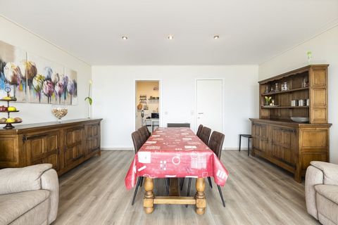 Dieses geräumige Apartment liegt an einem ruhigen Strandabschnitt in der Nähe des Jachthafens und bietet einen ruhigen Rückzugsort mit einfachem Zugang zum Hafen und Pier. Genießen Sie gemütliche Spaziergänge entlang der Uferpromenade oder unternehme...