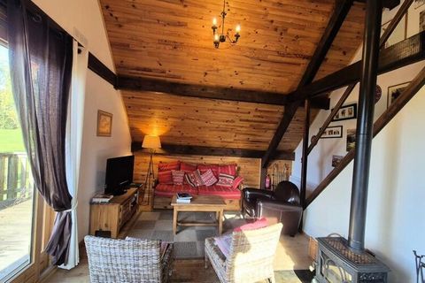 Welkom bij **Chalet Borboelon**, een oase van rust gelegen op het platteland. in het hart van La Féclaz, ideaal voor een rustige vakantie. Dit authentieke chalet is bereikbaar via een rustig pad en biedt u een prachtige natuurlijke omgeving, perfect ...