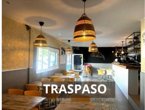 Don Casa ofrecen en traspaso una Pizzería Restaurante con licencia C2, VALOR 83.000 EUROS. Ubicada en el distrito de Nou Barris, Barcelona, entre la sierra de Collserola y la avenida Meridiana. Se encuentra en una zona con constante flujo peatonal, b...