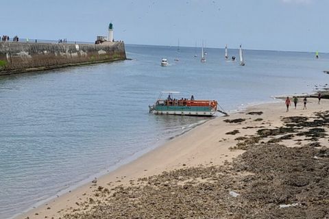 Rezydencja „Les Landaises”. W miejscowości, 400 m od centrum Mimizan-Plage, od morza, 450 m od plaży. Miejsce parkingowe (ilość miejsc ograniczona) w pobliżu domu. Supermarket 500 m, stacja kolejowa 