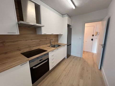 ¡Descubre tu nuevo hogar en este encantador piso reformado! Situado en la segunda y última planta de un edificio sin ascensor, este espacioso piso de 90 m² ofrece todo lo que necesitas para vivir cómodamente. Ubicado en una tranquila calle, estarás a...