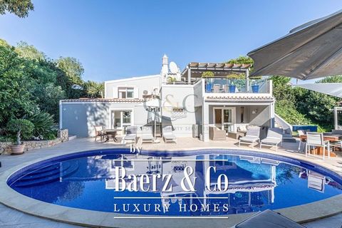 This exquisite family home in Vale do Lobo effortlessly blends timeless charm with meticulously designed spaces for dining, lounging, and entertaining. A true haven of elegance and comfort, it offers the perfect escape for those seeking the quintesse...