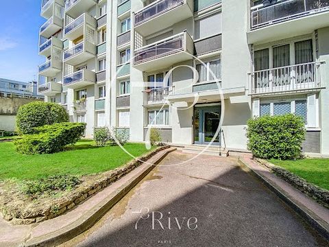 PARIS 20 - PORTE DE VINCENNES - bd Davout - EXCLUSIVE - 2/3 room apartment of 61m2 Carrez on gardens on the 1st floor of a building with an elevator built in 1961. The apartment includes a spacious entrance with storage, a double living/dining room o...