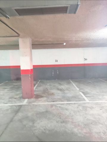 Pisos y Seguros is pleased to offer a large garage space located in the prestigious area of San Sebastián de los Reyes. This space is ideal for any vehicle, as it offers enough space to maneuver comfortably. The privileged location in Plaza Santiago ...