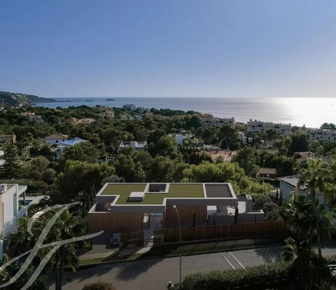 Located in the beautiful town of Santa Ponsa, this building plot of 791 m² offers an exclusive opportunity to build your dream home. With panoramic sea views, this plot ensures an environment of tranquility and natural beauty, perfect for your new ho...