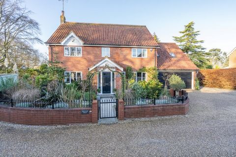 In a highly desirable location in the heart of the Broadland village of Wroxham, this property impresses right from the start. Walk to the river or to the sailing club, shop ‘til you drop at Roys, hop on the train to Norwich or the North Norfolk coas...