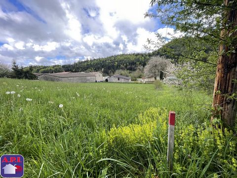 BUILDING LAND OPEN VIEW, QUIET Are you looking for land to live in the mountains, or to have a foothold in the mountains to build your second home, then this land will meet all your criteria. Land with a total area of approximately 800m², of which 56...