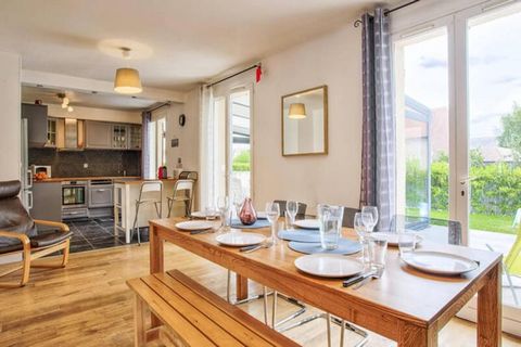 This charming holiday home offers the perfect retreat for families or groups, blending comfort and convenience with a touch of coastal charm. The property features a ground-floor bedroom with an en-suite bathroom, while the upper floor includes three...