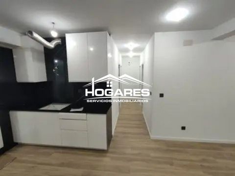 Magnífico piso en venta en Vigo, en la zona de Camelias, con todas las comodidades que puedas imaginar. Con 4 dormitorios amplios, 2 baños completos y terraza para disfrutar. Este inmueble cuenta con 110m2 útiles y está construido con las mejores cal...