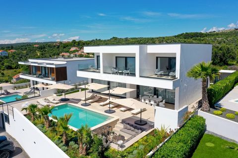 Kaiser immobilien vermittelt den Verkauf einer wunderschönen, modernen Neubauvilla in Küstennähe und mit bezauberndem Blick auf das Meer in Jakišnica auf der Insel Pag. Pag liegt in der nördlichen Adria und ist die fünftgrößte kroatische Insel von au...