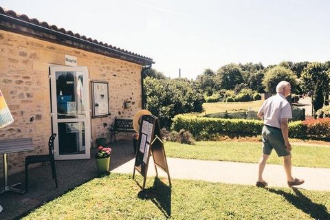 Am Schnittpunkt der Departements Lot, Dordogne und Lot et Garonne profitiert die Résidence des Hameaux de Pomette von einer privilegierten geografischen Lage, die zahlreiche Überraschungen und Entdeckungen zu bieten hat. Nutzen Sie den beheizten Pool...