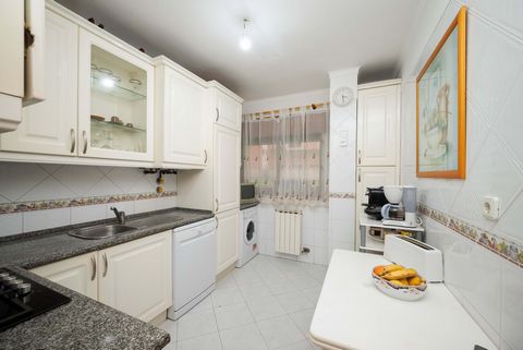 Welcome to this 2 bedroom apartment located on the ground floor of a building with elevator and storage room on the top floor of the same. Located at the top of São Marcos, with a free car park right outside the house, with plenty of green spaces aro...