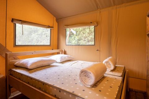 Urlaub mit Kindern Dieses voll ausgestattete Mietobjekt liegt im Herzen unseres Familiencampingplatzes. Ideal für einen Urlaub mit Kindern. Die Zelte stehen auf großzügigen Stellplätzen ohne Zäune, was den Aufenthalt mehrerer Familien nebeneinander i...