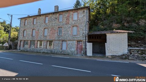 Fiche N°Id-LGB166237 : La monnerie le montel, secteur Proximite de thiers, Immeuble immeuble en pierre d'environ 234 m2 + Terrain de 3060 m2 - Vue : Rue - Construction 1880 - Equipements annexes : cour - terrasse - garage - - chauffage : Aucun - Plus...