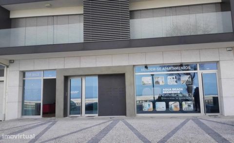 New store with 262 m2, located in the best location of the marginal of Figueira da Foz, inserted in a modern and prestigious building, a reference in Figueira da Foz and Portugal. Ideal for catering or other activity that can benefit from the potenti...