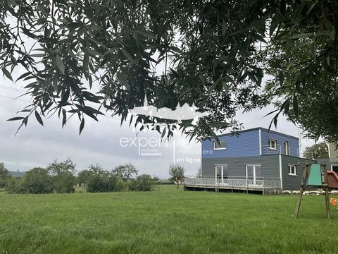 Vous recherchez la chaleur et le charme d' une maison bois moderne ? L' agence IMMOEXPERT vous propose en Nouveauté un charmant pavillon atypique, de construction moderne doté d'un chauffage en aérothermie, comprenant une cuisine très lumineuse ouver...