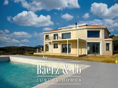 Exclusively available from our office is a unique villa in Finiki Messinia, an excellent choice for those looking for the perfect holiday home or a high performance investment. The property, with a total area of 260 sq.m., is built on a 5,800 sq.m. p...