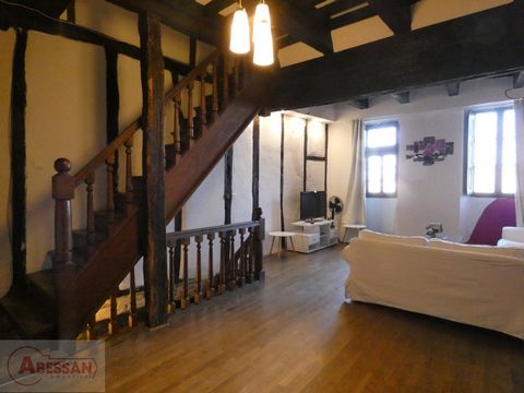 TARN (81) For sale in Cordes-sur-ciel this beautiful house completely restored of approximately 90m² of living space, 4 rooms. On the ground floor: equipped kitchen / dining room (20m²) hallway, Italian shower + toilet. On the first floor: a beautifu...