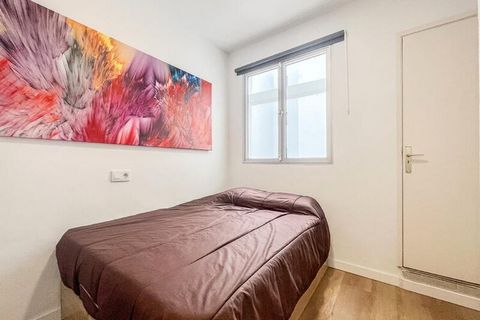 Dit gezellige appartement in Las Palmas de Gran Canaria is ideaal voor maximaal 3 personen, met maximaal 2 volwassenen. De ruimte van 40 m² omvat één slaapkamer en biedt een sereen uitzicht op zee. Het is uitgerust met moderne voorzieningen, zoals ee...