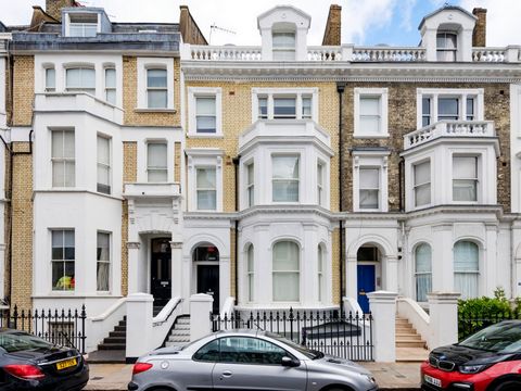 An opportunity to purchase a Victorian apartment building, arranged over five floors, in Chelsea. The building, which benefits from a split rear garden to which two units have access, was completely re-furbished approximately 2 years ago and all unit...