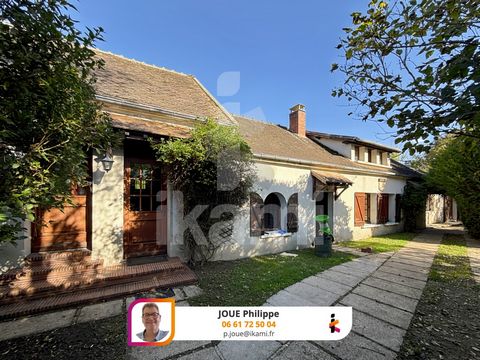 Philippe Joué, votre conseiller immobilier IKAMI, vous invite à venir découvrir cette charmante maison ancienne, située dans le secteur recherché de Pont-sur-Yonne, à 4 minutes de la gare et des commerces. Cette fermette allie le charme de l’ancien à...