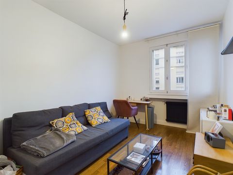 Idéal premier achat, ou investissement Villeubanne - Cour Tolstoï 41m2 Découvrez ce bel appartement composé de 2 pièces pricipales au 4e étage avec ascenseur d'une copropriété bien entretenue et sécurisée. L'appartement se compose d'un pallier desser...