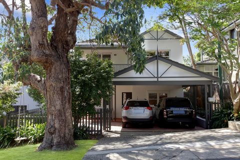 Dit gastvrije vrijstaande huisje aan het strand, genesteld op slechts een steenworp afstand van het pittoreske Gibsons Beach en aan de rand van Watsons Bay Village, is het paradijs aan zee waar je van gedroomd hebt. Word wakker met de geluiden van de...