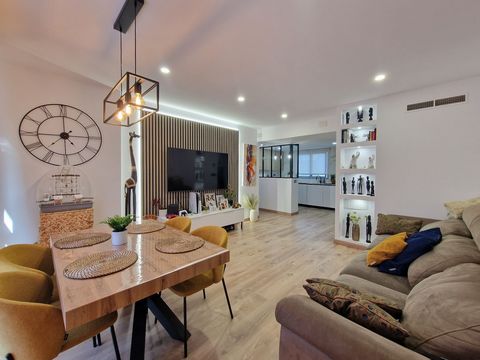 Opportunità di vendita unica a Gandía! Vi presentiamo questo magnifico duplex di seconda mano, situato in Paseo de la Universidad 7, a Gandía, Valencia. Situata al sesto piano di un edificio esterno, questa proprietà offre comfort e modernità in un a...