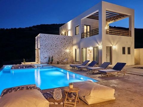 Nestled in the heart of the paradise island of Zakynthos, in the sought-after Elation region, this sumptuous 133 m² villa is a true gem. Set on 4 acres of land, just 150 meters from the crystal-clear waters of the Ionian Sea, it offers an idyllic set...