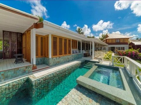 Eingebettet in eine ruhige Sackgasse ist das Northlight ein atemberaubender Rückzugsort mit Panoramablick auf die atemberaubende Westküste von Barbados. Diese exklusive Residenz verbindet meisterhaft zeitgenössische Eleganz mit rustikalem Charme und ...