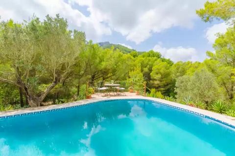 Sus exteriores son maravillosos. La terraza de la piscina es un espacio desde donde no deseará moverse y disfrutar de largas veladas al aire libre. Además, hay un porche amueblado. La piscina privada y de cloro es de 8 x 4 metros con una profundidad ...