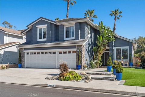 Stunning Upgraded Home in Robinson Ranch, Trabuco Canyon. Nestled in the sought-after Robinson Ranch neighborhood of Rancho Santa Margarita cityhood, this beautifully remodeled and upgraded 5-bedroom, 3-bathroom home boasts approximately 3,050 sq. ft...