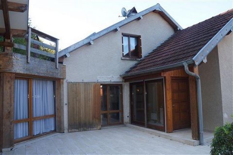 Village de Boult, maison ancienne rénovée 130 m², 3 chambres.