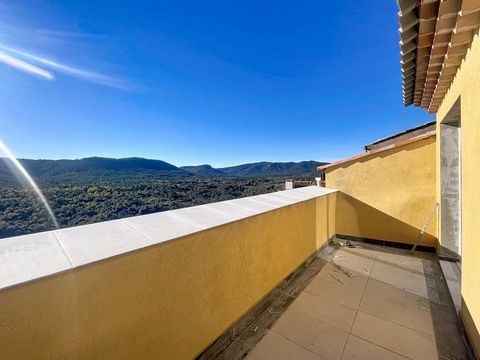 F2 neuf avec terrasse tropézienne, clé en main, cuisine équipée, vue collines, à 20 min de la mer