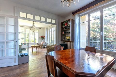 A 100 m du Bois, 400 m du RER A, 1,2 km du Métro