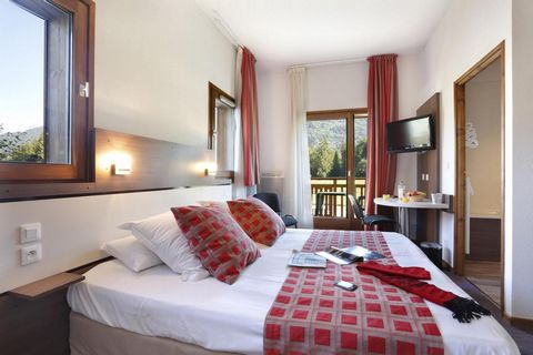 The Grand Massif residence is a mountain-chalet style which is ideally situated in the heart of the Morillon resort, Alps and is with close proximity to Samoëns, at about 800 m from ski lift. It offers accommodation with contemporary interior design,...