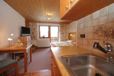Cet appartement de vacances pour un maximum de 2 personnes est situé dans une authentique maison de vacances à Rohrmoos Schladming en Styrie et offre une belle vue sur le paysage montagneux environnant. Cet appartement de vacances est meublé et offre...