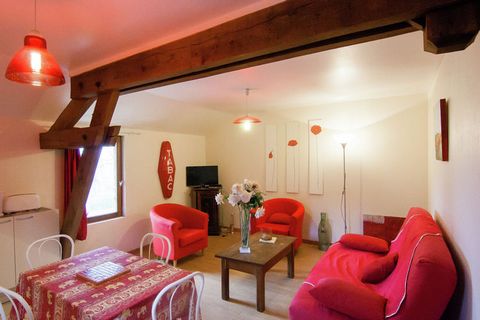 This is a cosy 1-bedroom cottage in Bourgnac. It has a bubble bath and offers a view of the Montréal Castle in the Perigord. It is great for small families. The cottage is situated amidst the hills of La Vallée de la Crempse, in the very heart of the...