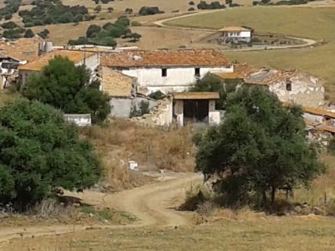 For sale direct from the owners! This is a fabulous opportunity to buy a country cortijo which can be adapted to suit a wide range of future uses. The existing plans and project relate to a large 5 star Spa hotel but this could also be considered for...