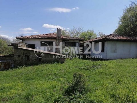 We present to your attention a building in the center of the village of Medven suitable for different types of activities (hotel, restaurant, boutique winery) the total property is nearly 1000 sq meters. Medven is a village of historical and tourist ...