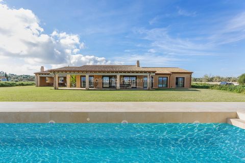 Deluxe country finca with pool, built to the highest standards in Santanyí This wonderful country finca has a homely rustic quality which is perfectly complemented by modern design and high-end materials throughout. It occupies a large plot of around...