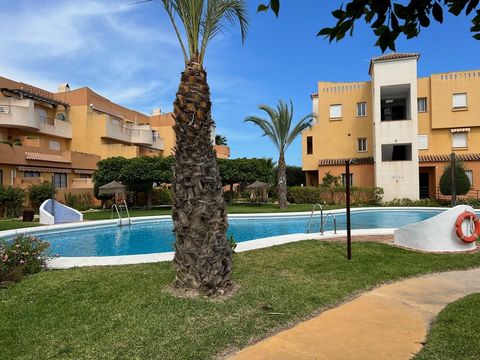 A beautifully renovated 2 bedroom, 1 bathroom apartment located in the naturist community of Parque Vera V in Vera Playa.   The apartment is located on the first floor with easy access via the communal stairs.  The entire community is maintained to a...