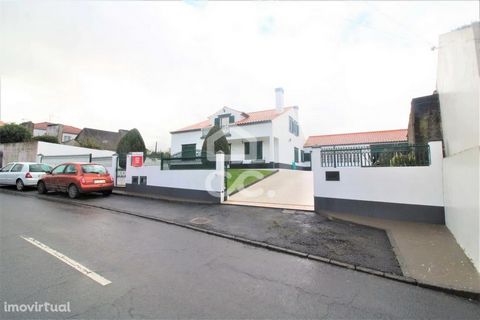 House with 6 bedrooms 3rd Wc's 2 Kitchens Large Areas Garage for 3 Cars Patio with Barbecue Garden Backyard with Fruit Trees Inserted in Land with 3,240.00 m2 Sea and Mountain View Lomba da Maia is an Azorean rural parish in the municipality of Ribei...