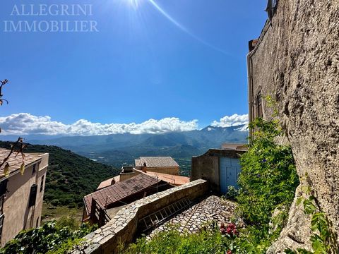 In the heart of the charming village of Sant'Antonino, this old village house to renovate will delight lovers of authenticity. With a surface area of approximately 119.79 m2 of living space (including 37 m2 of attic), this house is spread over 3 leve...